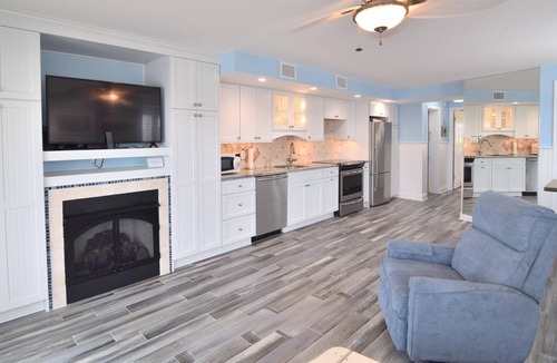 Avalon Condo | Oceanfront Avalon Home Steps Away from Town