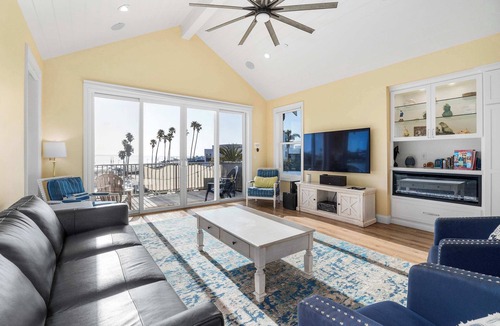 Westside Santa Cruz House | Oceanfront Beach House overlooking the Boardwalk