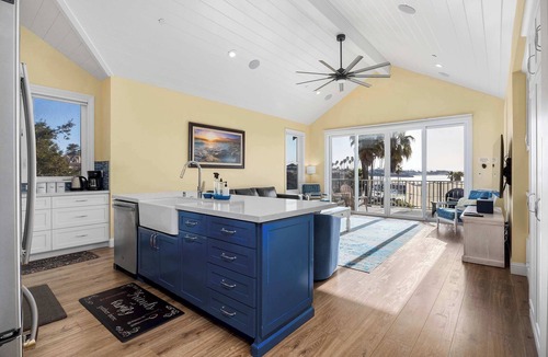 Westside Santa Cruz House | Oceanfront Beach House overlooking the Boardwalk