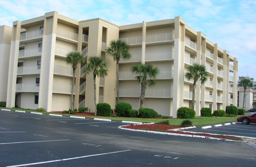New Smyrna Beach Condo | Oceanfront - Beautiful, Direct Oceanfront. Extra Large 1 Bedroom, 1+ Bath