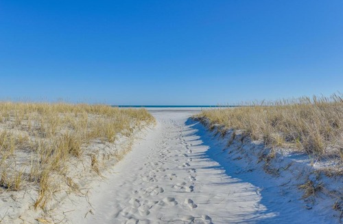 Southend Apartment | Oceanfront Brigantine Condo with Community Pool!