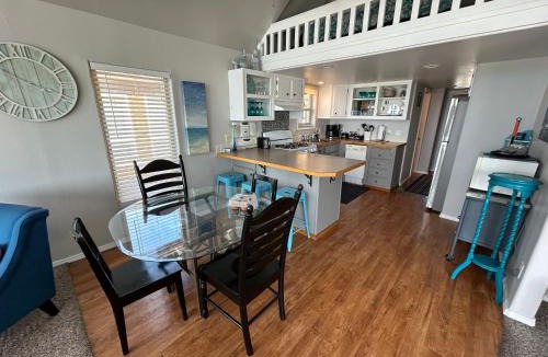 Smith River House | Oceanfront Cabin 6 w Jacuzzi &Awe-Inspiring View