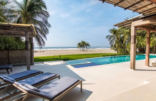 Barra de Colotepec Villa | Oceanfront Casa Rhino