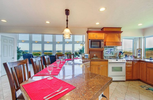 Gold Beach House | 'Oceanfront Castle' w/Hot Tub & Game Room