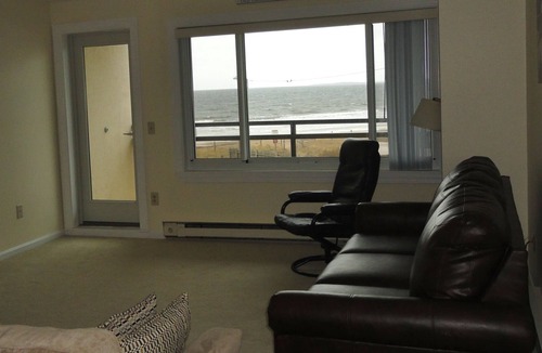 Old Orchard Beach Condo | Oceanfront condo Seawatch unit 205