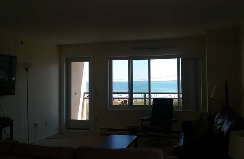 Old Orchard Beach Condo | Oceanfront condo Seawatch unit 205
