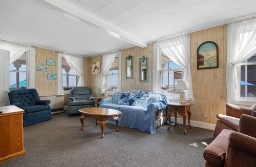 Old Orchard Beach Cottage | Oceanfront Cottage 3