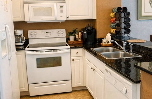 El Centro Beach Condo | Oceanfront Condo, King, Bunks, Sleeps 6