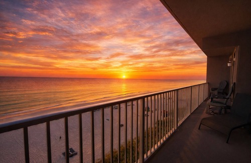 El Centro Beach Condo | Oceanfront Condo, King, Bunks, Sleeps 6
