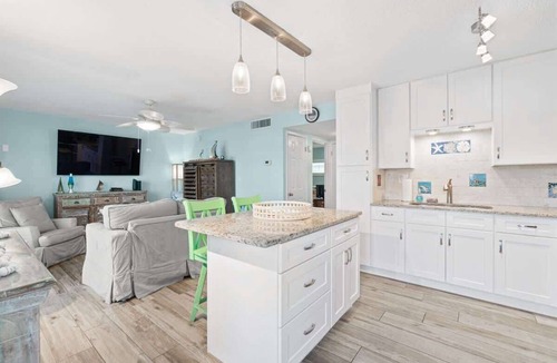 Cocoa Beach Condo | Oceanfront Complex | Heated Pool/Tennis | Grnd FL