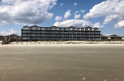 Ocean Isle Beach Condo | Oceanfront Condo 2BR direct beach access + pool nSummer opening: 7/25-8/1