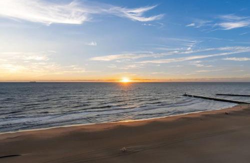 Northeast Virginia Beach House | Oceanfront Condo, Heated Pool, Fitness Center