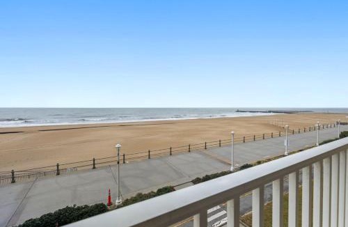 Northeast Virginia Beach House | Oceanfront Condo, Heated Pool, Fitness Center