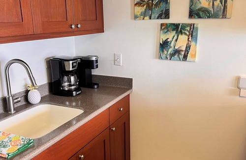 Punaluu Apartment | Oceanfront condo off the beaten path! MIN 30 DAYS