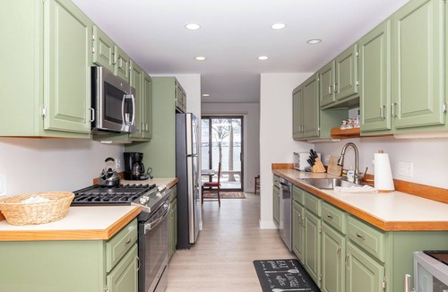 Glen Cove Condo | Oceanfront Condo overlooking Rockland Harbor and pier. Permit#STR22-30