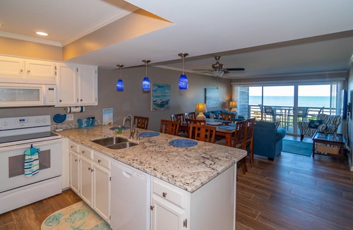 Surfside Beach Condo | Oceanfront Condo in Surfside Beach w/Pool & Beach Access