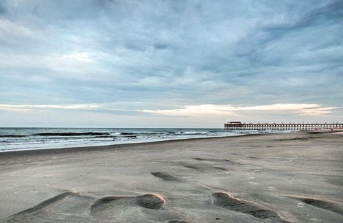 Garden City House | Oceanfront Condo w/Furnished Deck & Views!