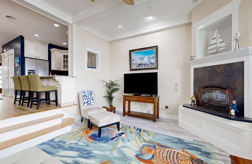 Edgecomb Condo | Oceanfront condo with fireplace, central AC, grill, washer/dryer & shared dock