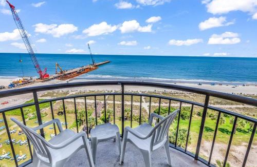 Myrtle Beach Apartment | Oceanfront Condo with Balcony