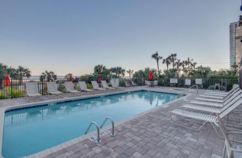 Myrtle Beach Apartment | Oceanfront Condo with Balcony