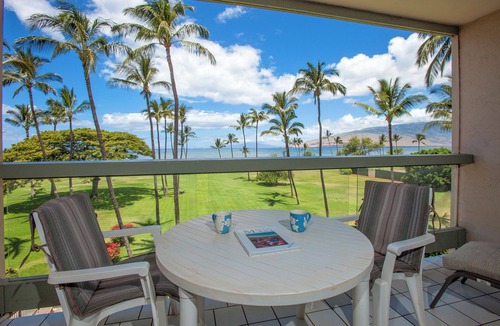 Kihei Condo | Oceanfront Corner Condo | Panoramic Views + Pool | Peaceful Kihei Escape w/AC