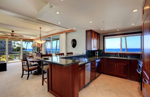 Kaanapali Condo | Oceanfront Corner Unit - #201 - Panoramic Ocean View - Over 170 "5" star reviews