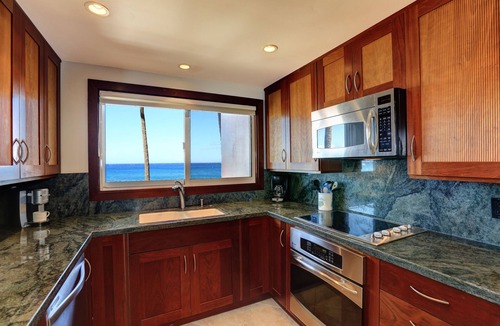 Kaanapali Condo | Oceanfront Corner Unit - #201 - Panoramic Ocean View - Over 170 "5" star reviews