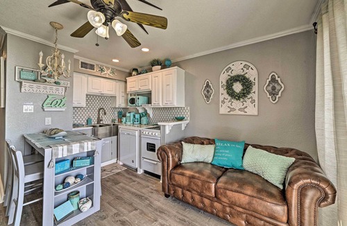 North Beach Condo | Oceanfront Corpus Christi Condo: Resort Perks!