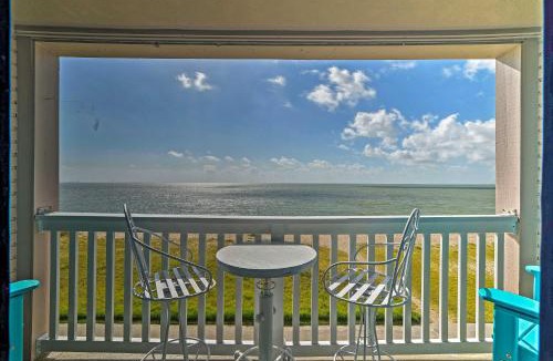 North Beach House | Oceanfront Corpus Christi Condo: Resort Perks!