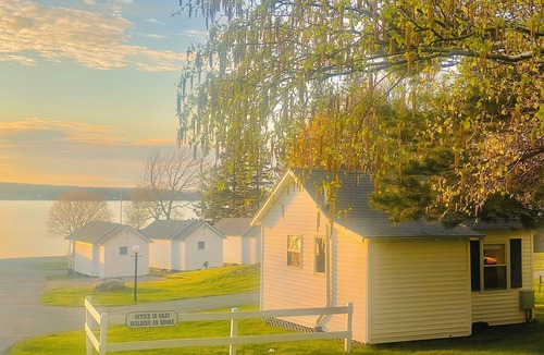 Salsbury Cove Cabin | Oceanfront Cottage at Emery's Cottages