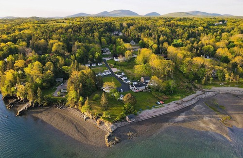 Salsbury Cove Cabin | Oceanfront Cottage at Emery's Cottages