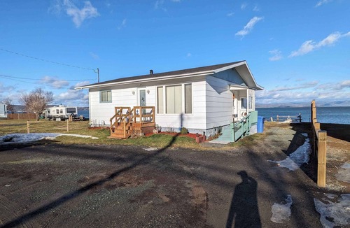Charlo House | Oceanfront Cottage