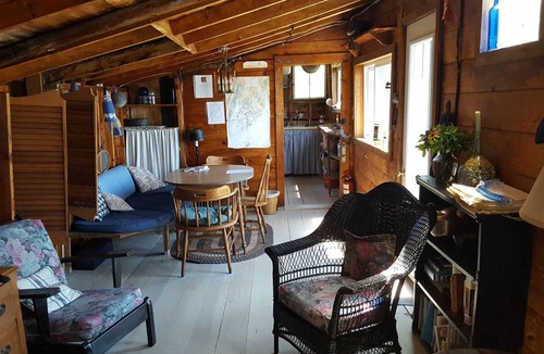 Friendship House | Oceanfront Cottage directly on the beach