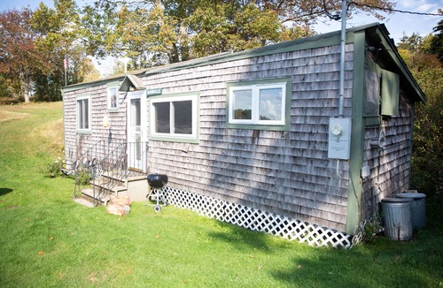 Friendship House | Oceanfront Cottage directly on the beach