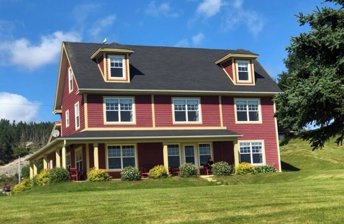 Burnt Cove Cottage | Oceanfront Cottage in quiet Newfoundland town 30 minutes from St John's