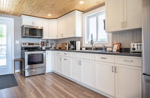 Heckmans Island Cottage | Oceanfront Cottage on a Quiet Cove Just Outside Lunenburg