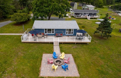 Heckmans Island Cottage | Oceanfront Cottage on a Quiet Cove Just Outside Lunenburg