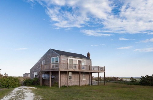 Smith Point Cottage | Oceanfront Cottage on Smith Point with Beautiful Water Views, New Kitchen