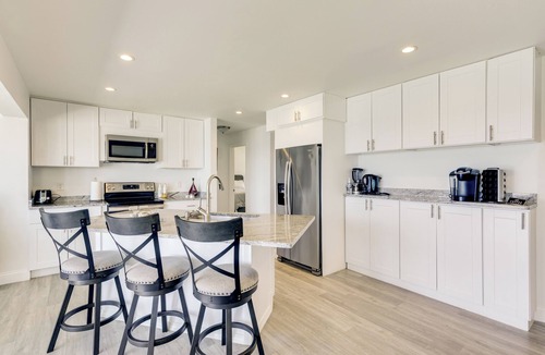 Plymouth Cottage | Oceanfront Cottage on Cape Cod Bay w/Game Room