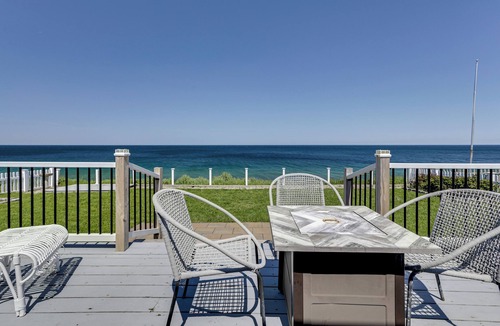 Plymouth Cottage | Oceanfront Cottage on Cape Cod Bay w/Game Room