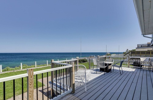 Plymouth Cottage | Oceanfront Cottage on Cape Cod Bay w/Game Room