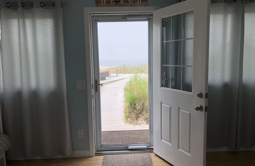 East Sandwich Cottage | Oceanfront Cottage on private beach!