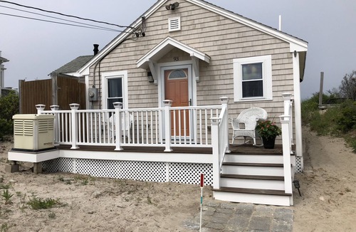East Sandwich Cottage | Oceanfront Cottage on private beach!