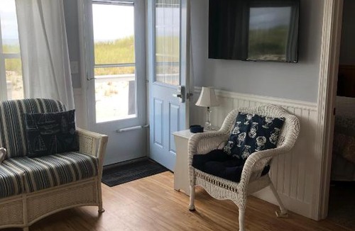 East Sandwich House | Oceanfront Cottage—Private Beach Bay Views