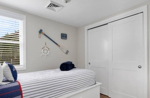 Portsmouth Cottage | Oceanfront Cottage | Private Beach | AC | Kitchen