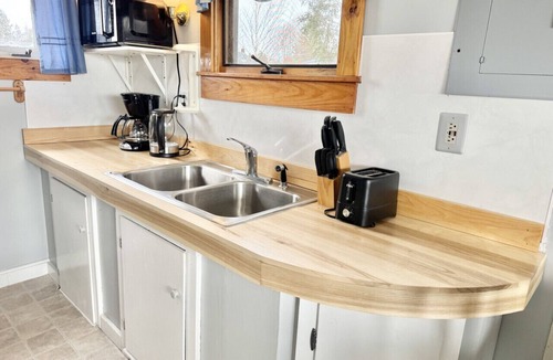 Bernard Cabin | Oceanfront Cottage `Shipwreck` 2 Bed 1 Bath