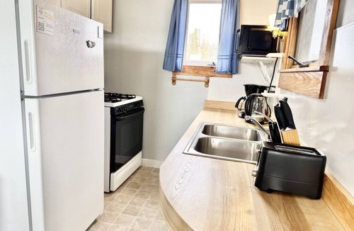 Bernard Cabin | Oceanfront Cottage `Shipwreck` 2 Bed 1 Bath