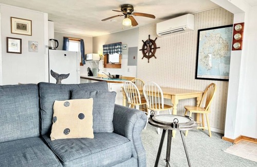 Bernard Cabin | Oceanfront Cottage `Shipwreck` 2 Bed 1 Bath