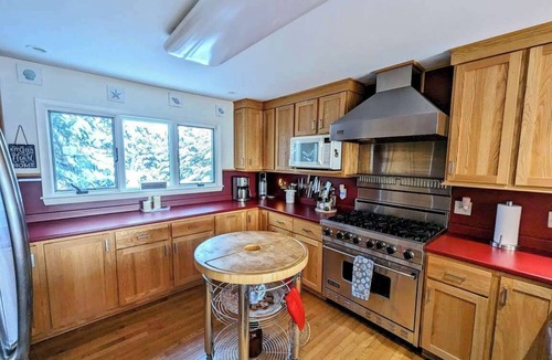 Prospect Harbor House | Oceanfront Cottage with Fire Pit & stunning views