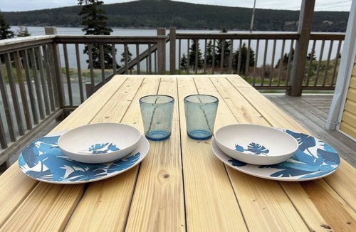 Bay Bulls House | Oceanfront Cottage | Walk to Trail & Boat Tours